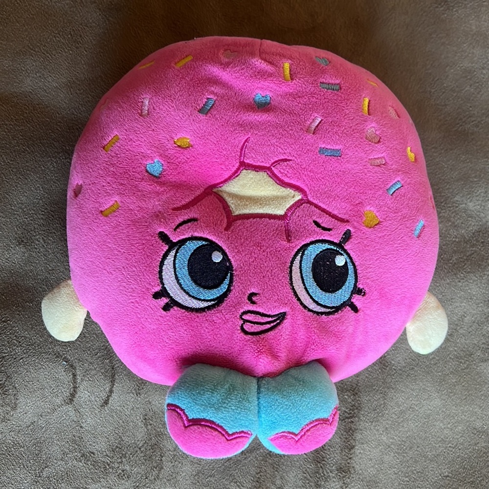 Shopkins *NWOT* Kids D'Lish Donut Plush Bank - Picture 8 of 9